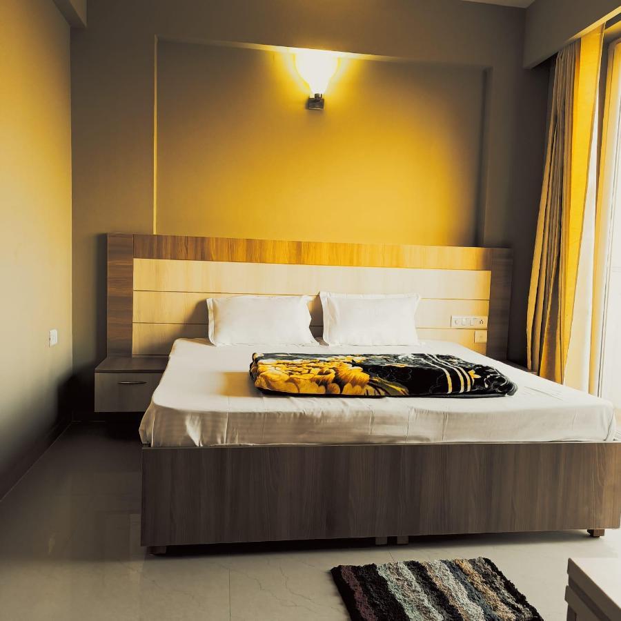 Radhe Radhe Luxury Aavas * Vrindavan