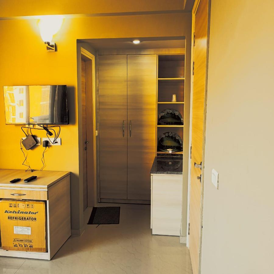 Radhe Radhe Luxury Aavas Hotel Vrindavan